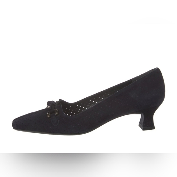 Stuart Weitzman Elegant Black Perforated Suede Kitten Heels With Bow Detail - Picture 1 of 6